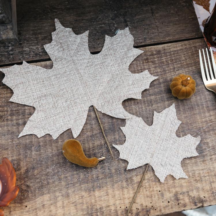 Hojas de Arce para decoración de Otoño / 12 uds.
