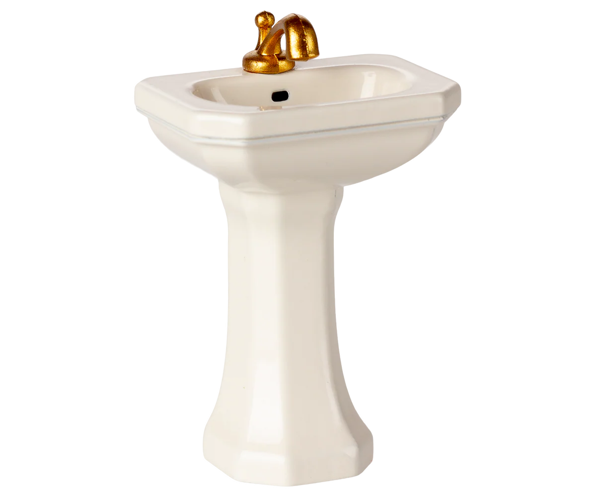 White sink with Maileg miniature gold faucet