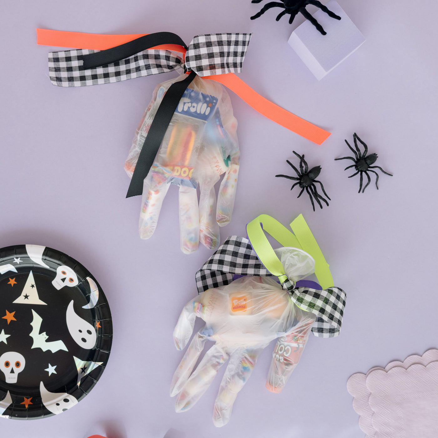 Mano golosinas Halloween Vichy Neon