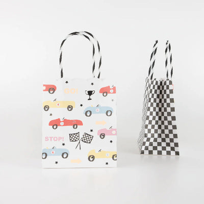 Saco de papel em formato de carro antigo / 8 peças.