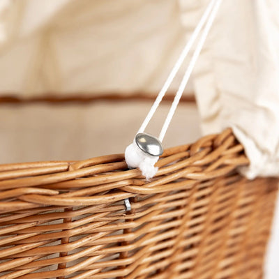 Cuna mimbre con capota y mantita