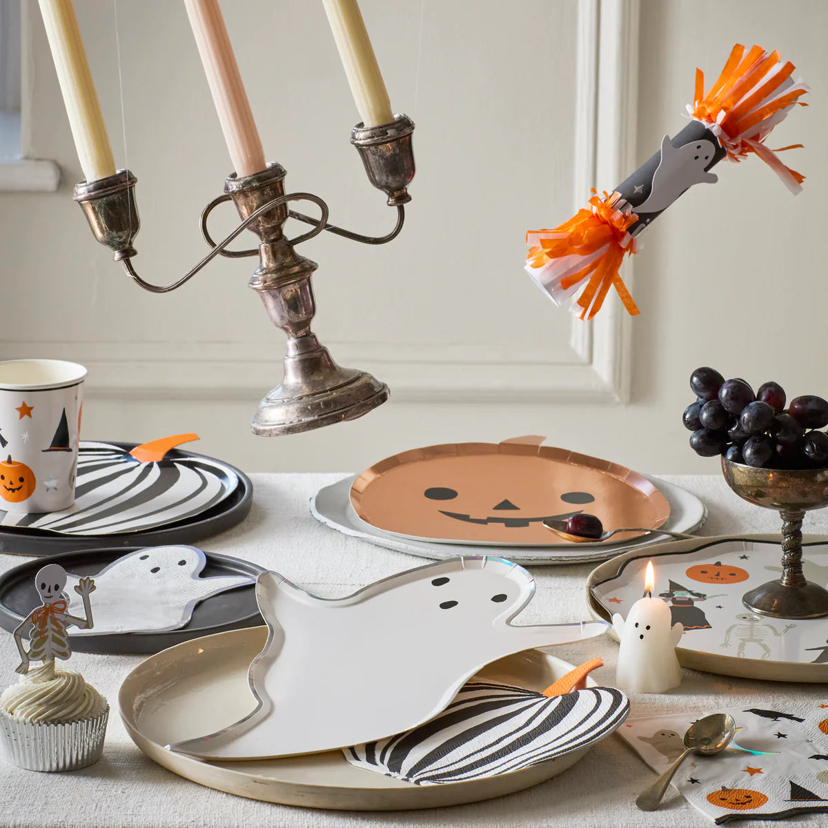 Platos festonados Halloween / 8 uds.