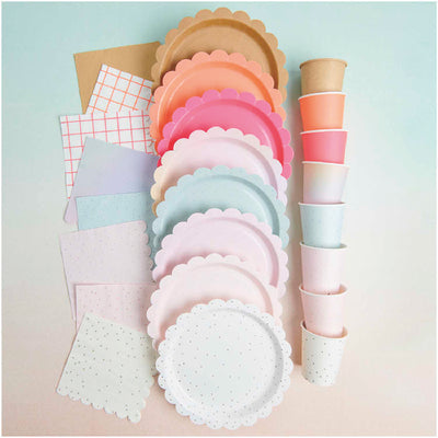Light blue plate polka dots scalloped edge / 8 pcs.