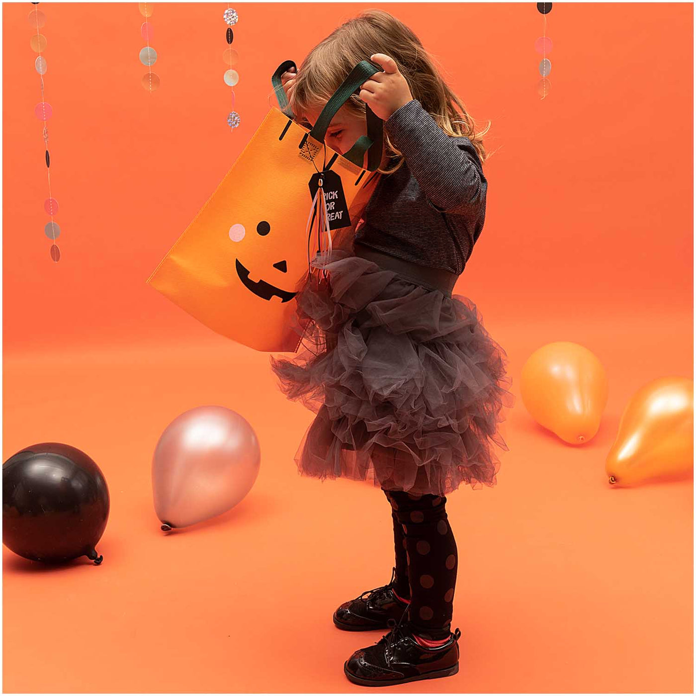 Pumpkin trick or treat bag with decoration