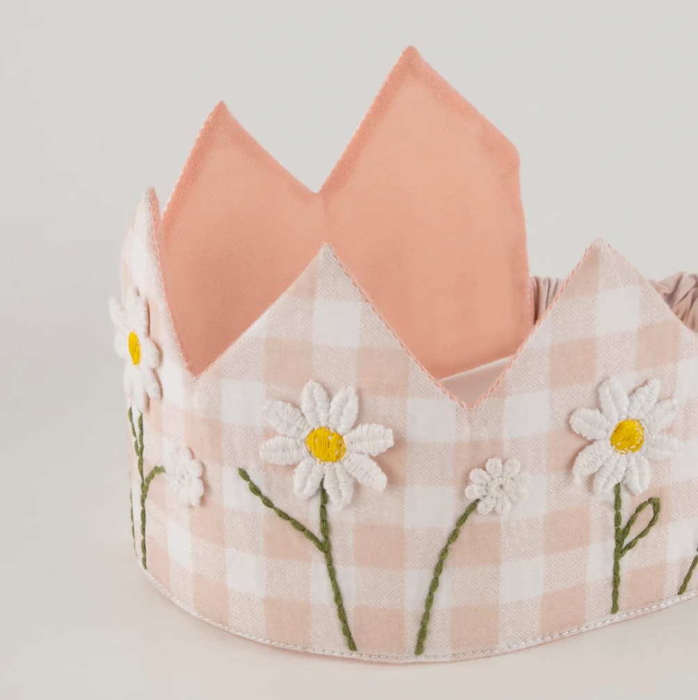 Pink Vichy crown with embroidered daisies