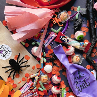 Piñata Boom! Halloween + conjuro + disfraz